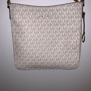 Michael Kors cross body!